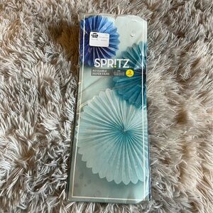 NWT‎ Spritz blue reusable paper fans